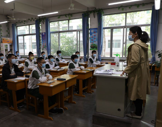 课后延时能有用解决接孩子的难题为何不能课前弹性服务的新模